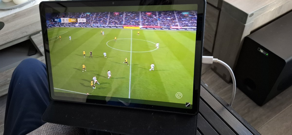 BaJoDiToCo's tweet image. Soms laat je ons werkelijk perplex staan. Dion gaat ineens met zijn vuisten in de lucht. Dus ik kijk en hij zit idd NAC te kijken. Maar ik vind de wedstrijd heel verrassend. Is dit toeval of misschien toch niet. 🤔
#Perplex

💛🖤
#GehandicaptKind
#ZieOns