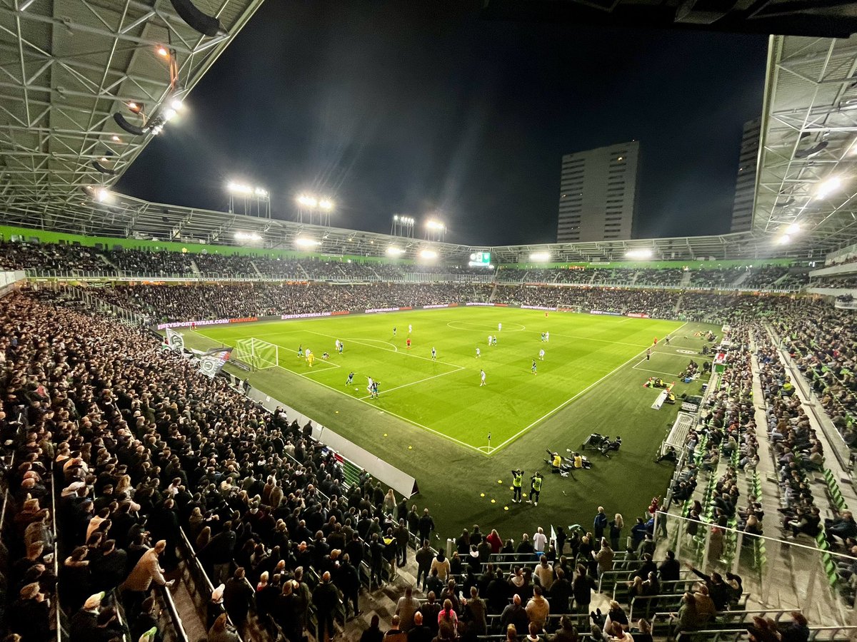 Nu 10 jaar geleden waren we in Rotterdam al feest aan het vieren omdat de beker bijna binnen was. Nu in Groningen om straks hopelijk 3 punten bij te schrijven. Voor altijd groen wit 💚🤍 #GROrkc #fcgroningen #comeonFC