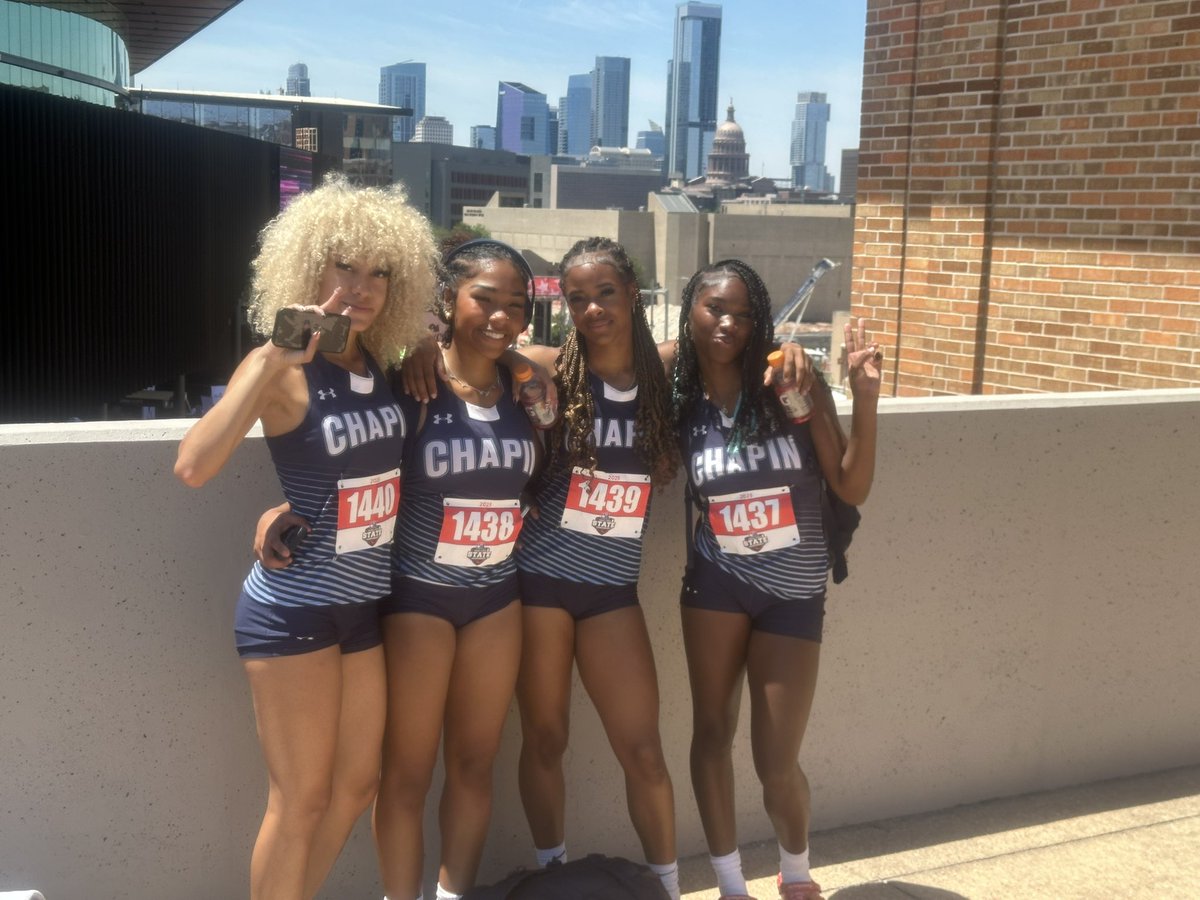 Girls 4x200 place 4th with a new season best of 1:38.15 and another El Paso city record!Hl Historic season and the Husky tradition continues!!! Let’s go Huskies!!