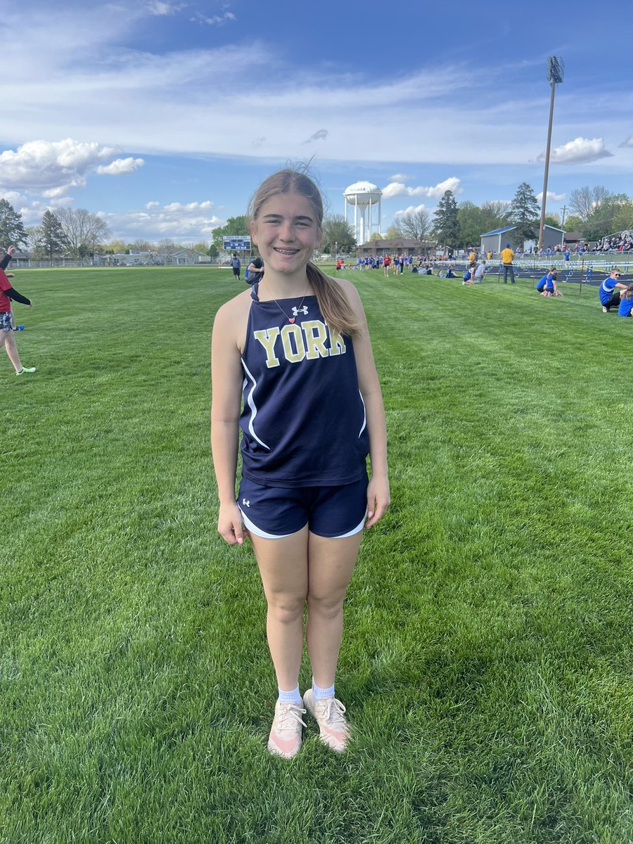 It’s a BIG, BIG day in Aurora, NE. 18 athletes from <a href="/YmsDukes/">York Middle School</a> are competing at A-Town Showdown. 

Eliza Loosvelt threw the discus 86’6 and finished in 4th place! 

#yorkdukes