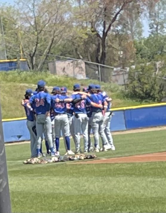wbarnett805's tweet photo. One common goal
This team battled to the end for every win
The teamwork, resiliency, and dedication was there since day one. 3 straight 20 win seasons. Back to back Marmonte titles. 
This team! https://t.co/QfRcx3iNmn