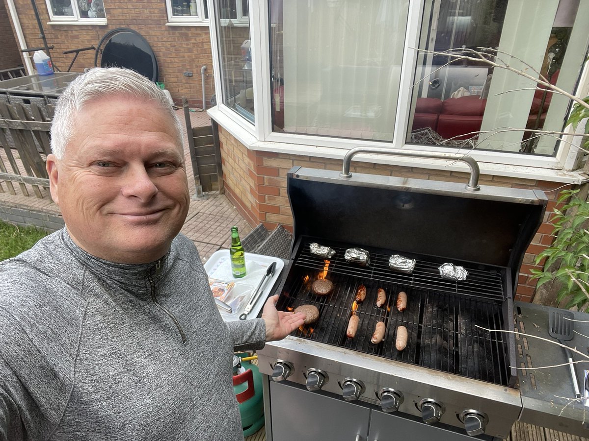 ROBANDTHEMOB's tweet photo. Celebratory @stokecity staying up bbq π π₯ #WhenItsBrownItsCooked π€#WhenItsBlackItsFooked π https://t.co/tmu8zWXEdw