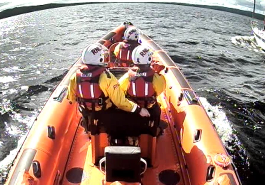 Lough Derg RNLI (@loughdergrnli) on Twitter photo At 3:30pm today, #volunteers <a href="/LoughDergRNLI/">Lough Derg RNLI</a> were requested by Valentia Coast Guard to assist 6 people on a sailing cruiser aground near Parker's Point.
On scene a cruiser had taken the vessel into safe water, which was safely underway to its home harbour. #RNLI #RespectTheWater At 3:30pm today, #volunteers <a href="/LoughDergRNLI/">Lough Derg RNLI</a> were requested by Valentia Coast Guard to assist 6 people on a sailing cruiser aground near Parker's Point.
On scene a cruiser had taken the vessel into safe water, which was safely underway to its home harbour. #RNLI #RespectTheWater