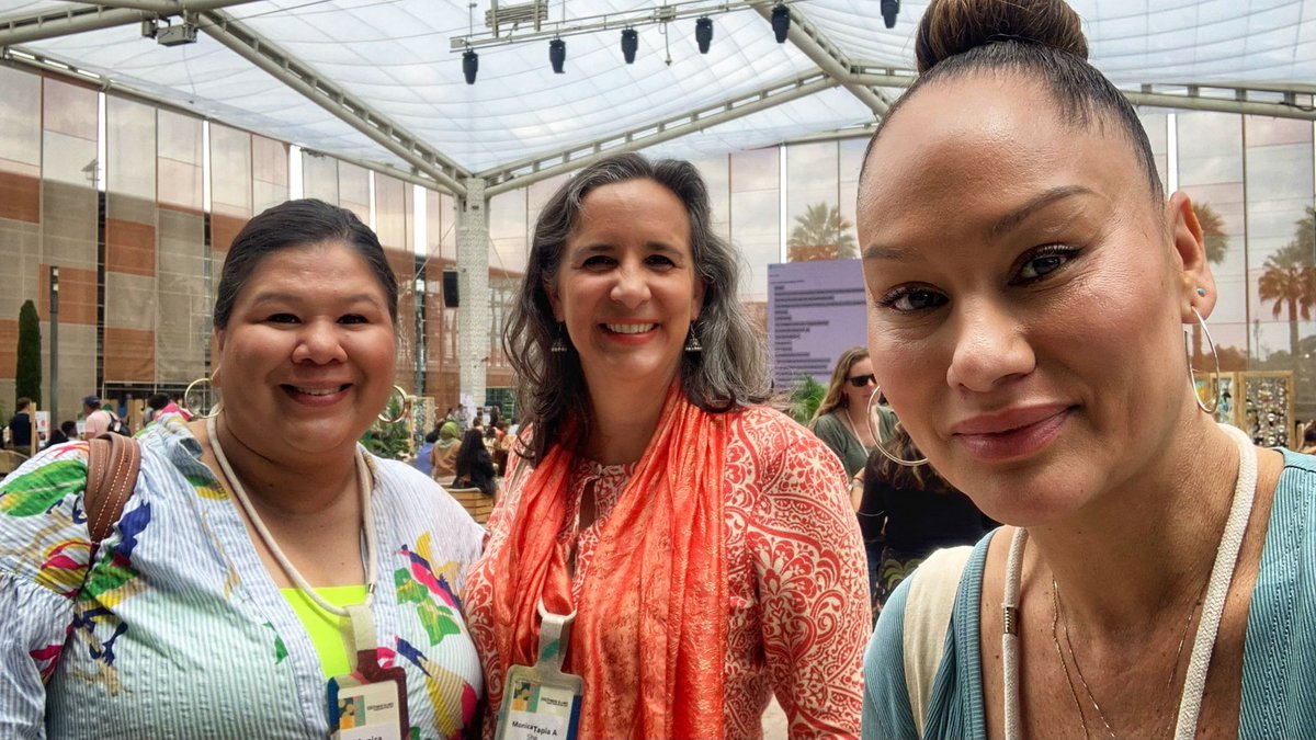 AunaMexico's tweet photo. Participamos como invitadas a la conferencia de @EDGEFunders Alliance, una red global que impulsa a organizaciones y movimientos sociales, desde la solidaridad internacional.

En Bogotá, Colombia 🇨🇴, nos reunimos organizaciones, fundaciones y fondos con una certeza: Frente a los cambios, no nos paralizamos; nos organizamos para construir justicia social, climática y de género en el mundo.
¡Gracias, #EDGE2025!