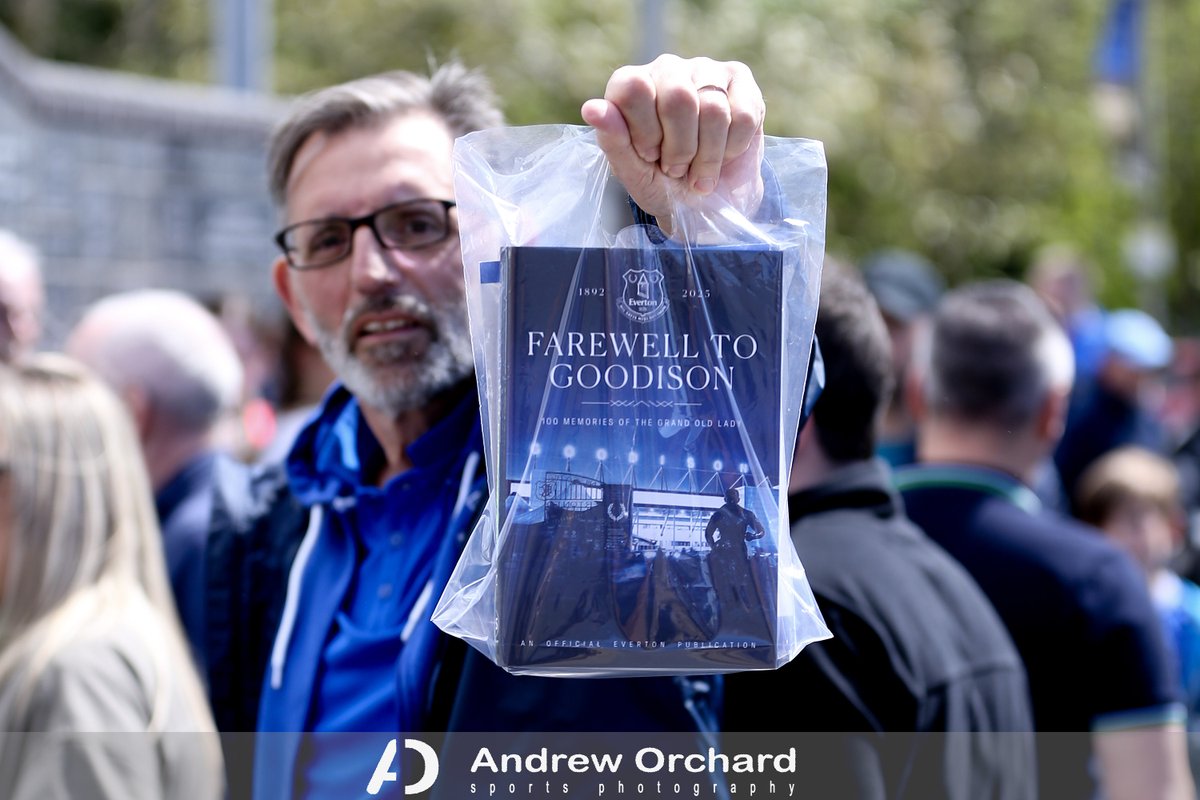 Chris Stading (@chrisstading) on Twitter photo Today was my last ever game at the 'Grand Old Lady' that is 'Goodison Park', it's been a pleasure (even for a red), thank you!
📸 by <a href="/ChrisStading/">Chris Stading</a> for <a href="/sportsphotoAOSP/">Andrew Orchard</a> Today was my last ever game at the 'Grand Old Lady' that is 'Goodison Park', it's been a pleasure (even for a red), thank you!
📸 by <a href="/ChrisStading/">Chris Stading</a> for <a href="/sportsphotoAOSP/">Andrew Orchard</a>