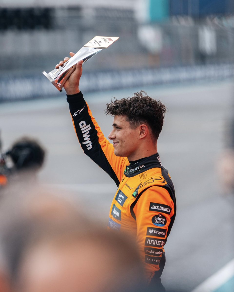 🏆🏆

#McLaren | #MiamiGP 🌴