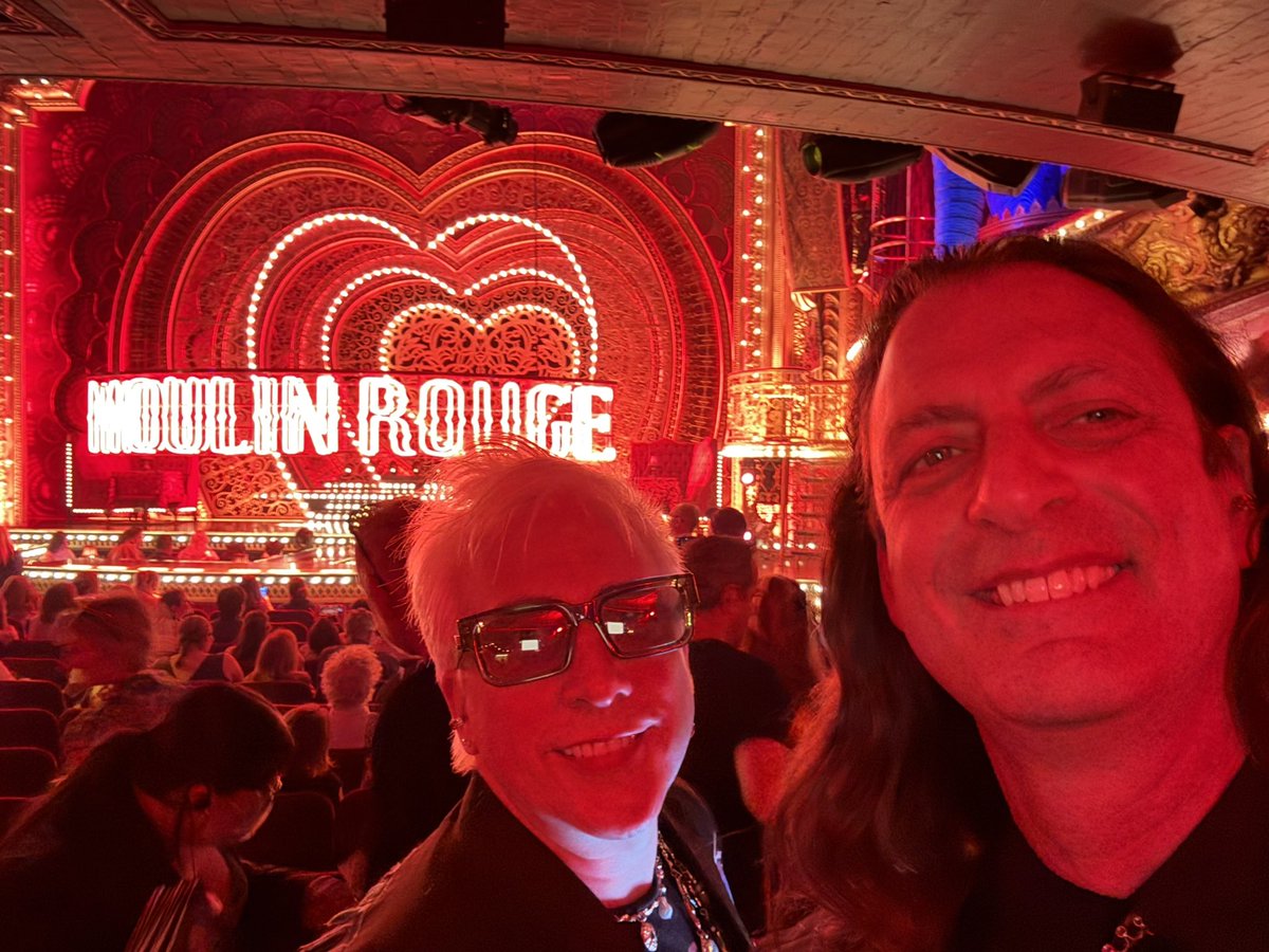 Louphi's tweet photo. @BoyGeorge I’m here ! Je sus arrivé. Nous sommes prêts et … près !!! Very close 😂 @MoulinRougeBway https://t.co/vFX1QxgQzF