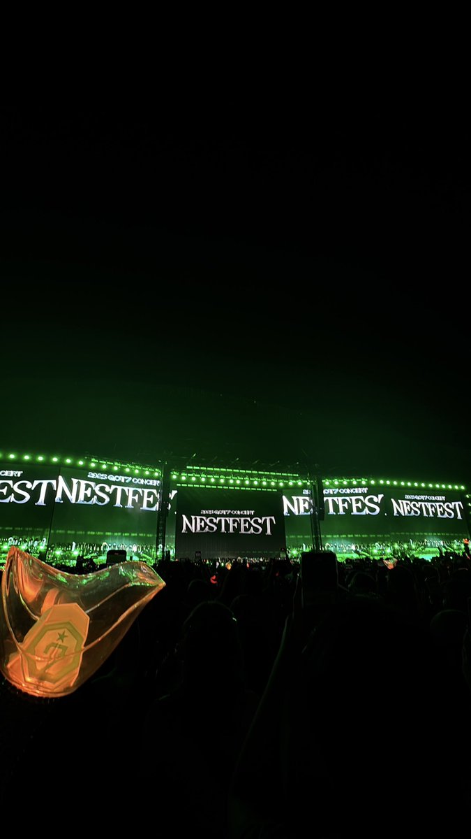 _khanh__chi_'s tweet photo. Em yêu GOT7 💚#GOT7_NESTFESTinBKKDay2 https://t.co/80sSrAoY44