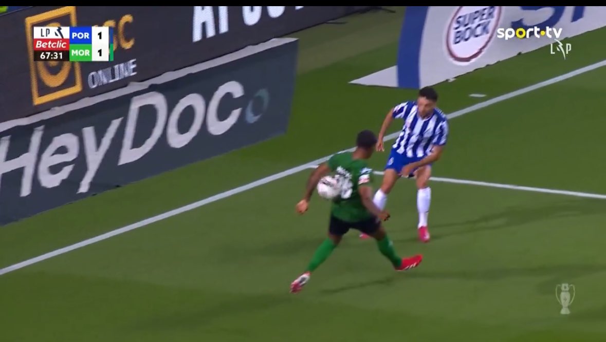 scoutingbraga's tweet photo. o Var de hoje e de ontem é igual...
Luís Ferreira! https://t.co/JxI11LN54d