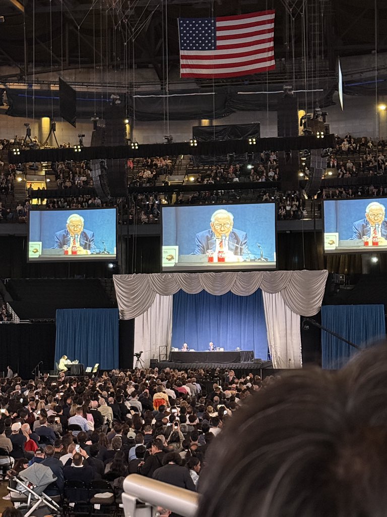 GSpier's tweet photo. Breaking: Warren Buffett intends to step down as CEO of Berkshire Hathaway. https://t.co/sY3BW1dF8l