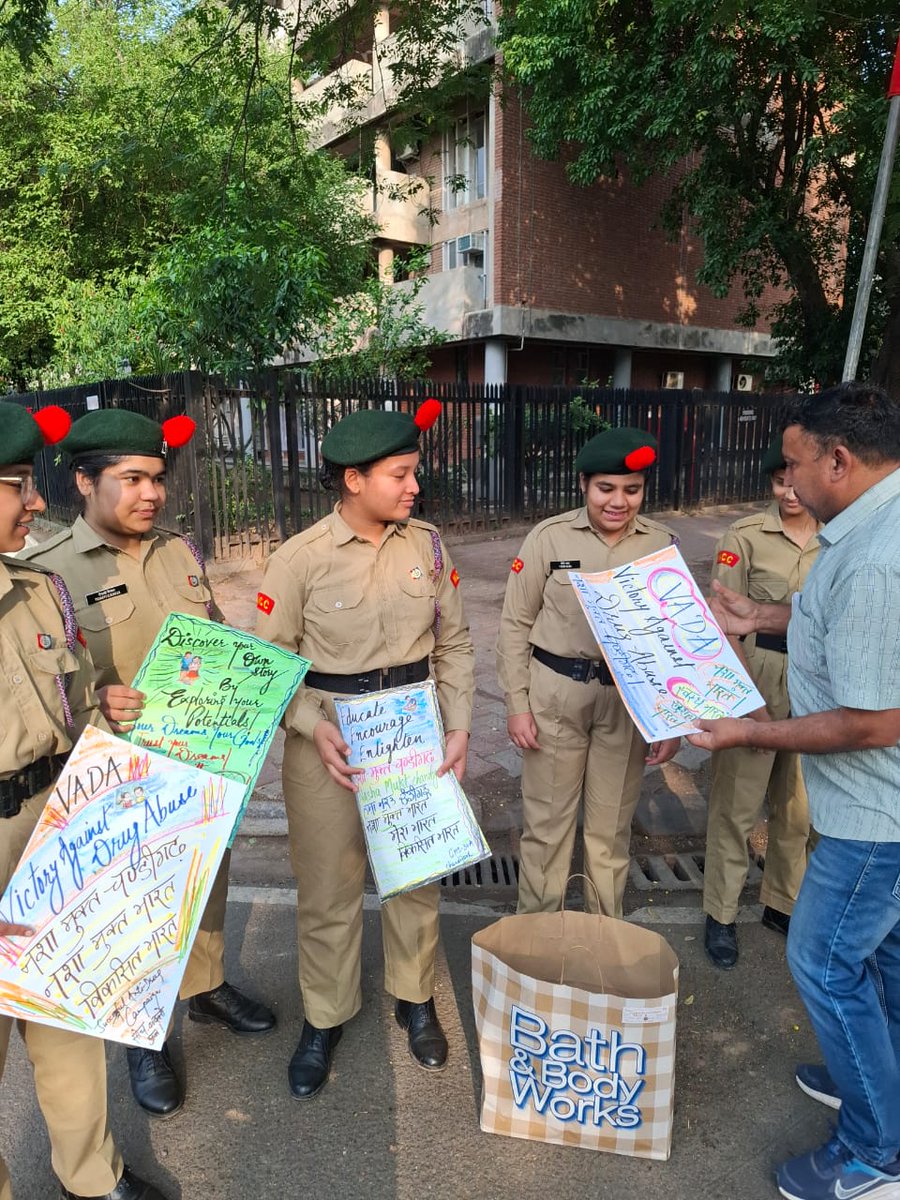 ghs30achd's tweet image. week long activities @ghs30achd VADA-Victory Against Drug Abuse started by installing #WISHTREE approached towards Walk for
 Drug Free Chandigarh 
#nashamuktbharat to eradicate the drug menace from the society 
@chandigarh_admn @EduMinOfIndia 
@mygovindia