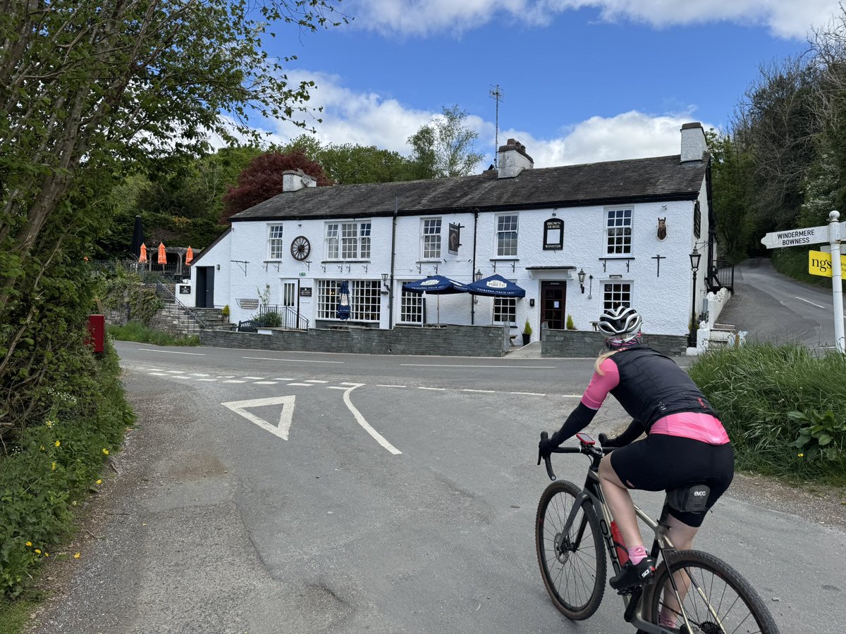 Shaun_Pearson's tweet image. Great day on the Gravel Bikes with Louise Murray Lake Windermere, Coniston Water &amp;amp; Grizdale Loop… 
@merlincycles @HoppersRollers 
🚴‍♂️🚴‍♀️☀️👍