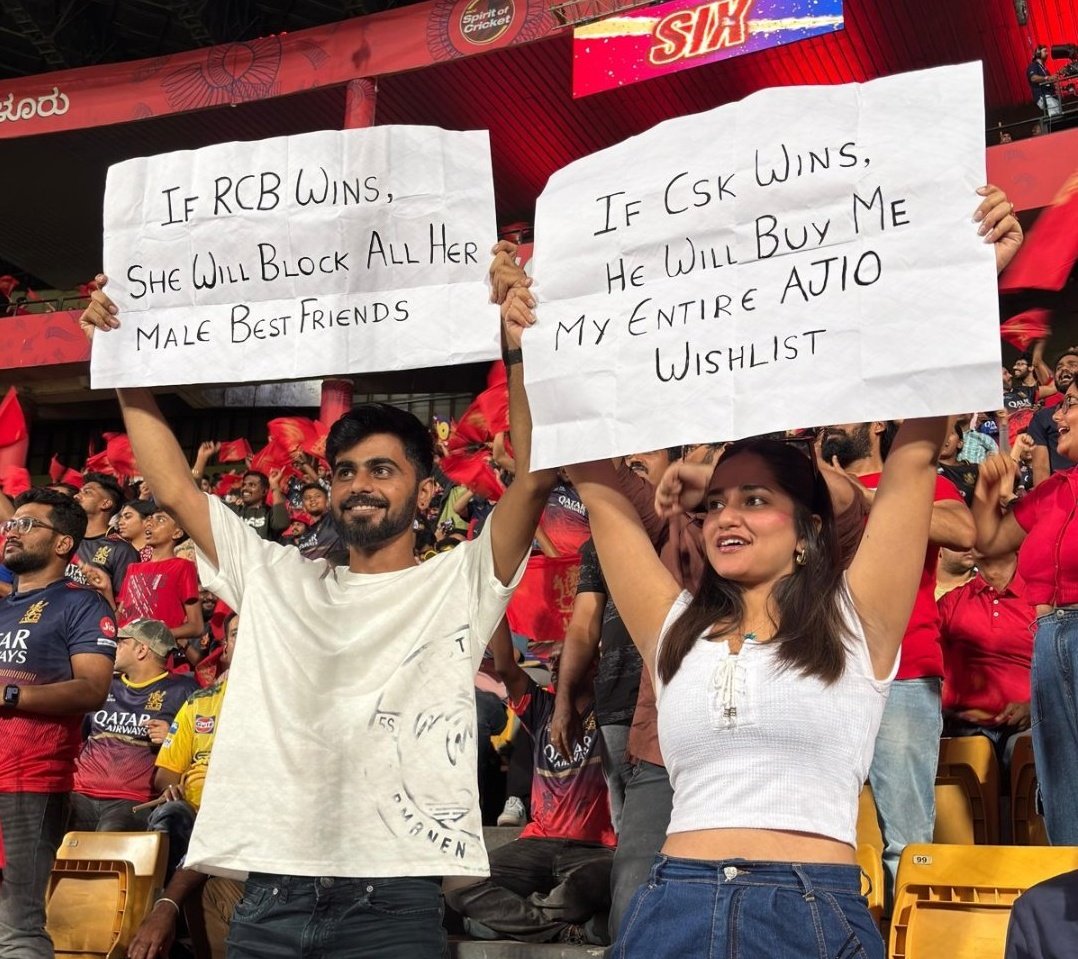 SK_Kohli_18's tweet image. These Guy Is  Most Luckiest Person In Today Match 😂 #RCBvsCSK