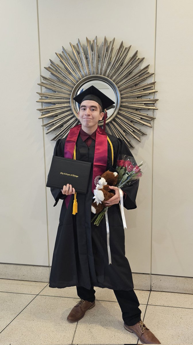 AmusingLuis's tweet image. Born to be silly.
Forced to lock in.

#GradCCC