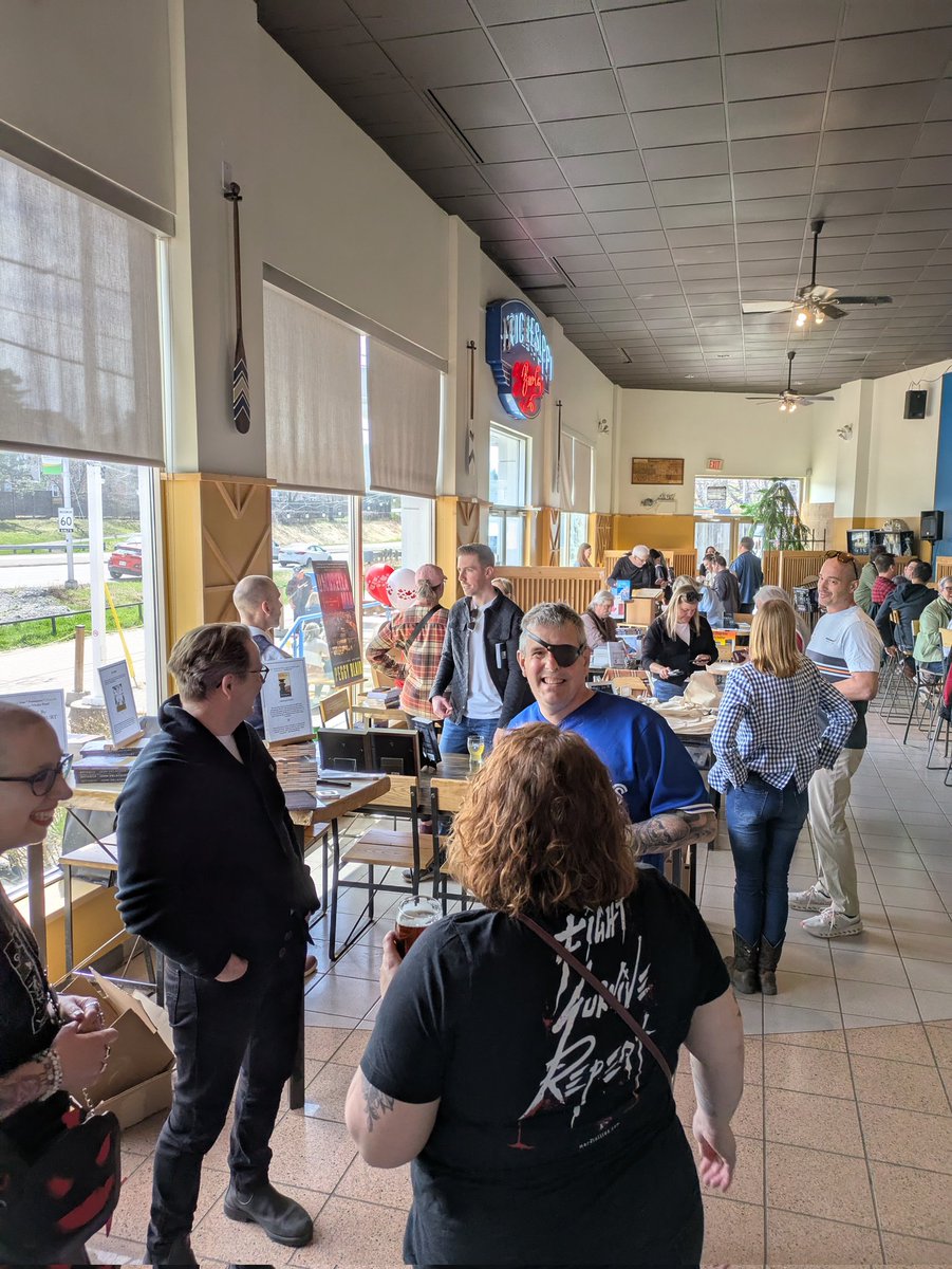 ReneeGendron's tweet image. Having a great time at Kichessippi Brewing Company #bookevent #ottlife