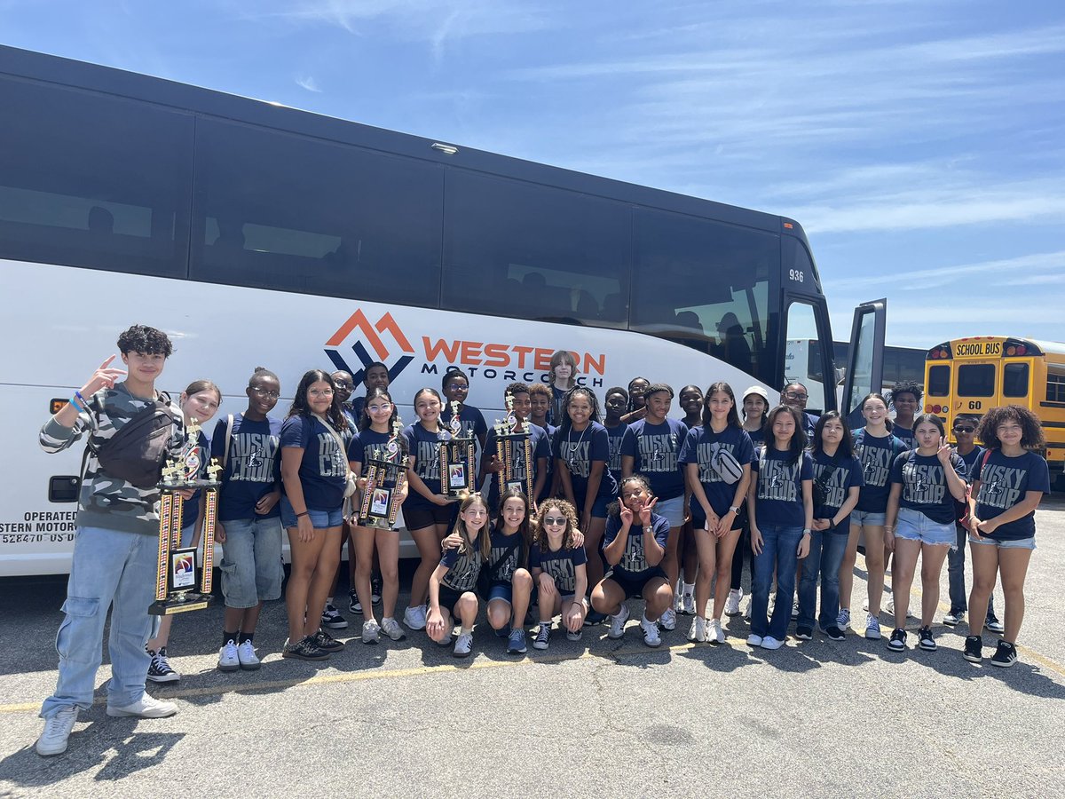 HaskettChoir's tweet photo. Superior Ratings and Outstanding Performance Awards for the Haskett Choirs! The Spring Trip is off to a great start! #wearehaskett #makeitaclassic @AMC_tours @HaskettJH https://t.co/mkITcWqaBu