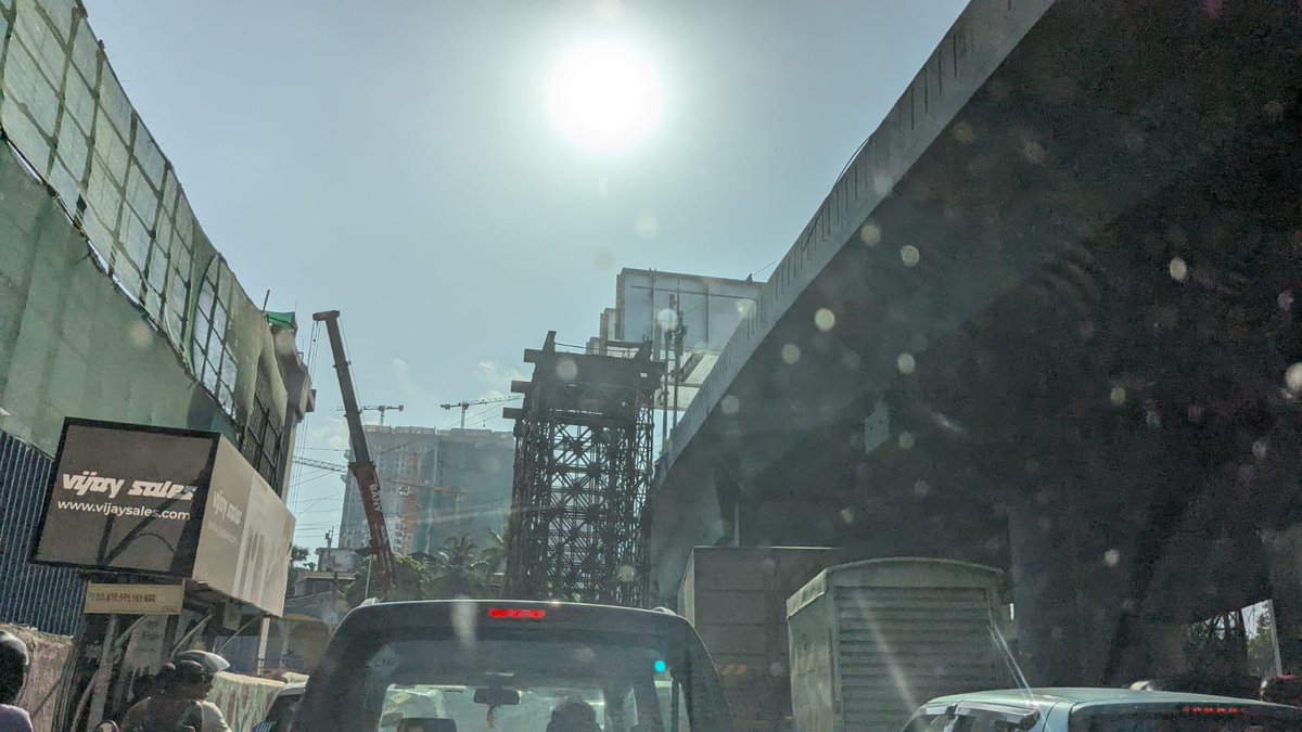amit3d's tweet image. Mumbai Metro L4
1 and 2 are Majiwada station. Looks great with skyscrapers all around
3 is kasarvadavli junction bridge
4 is beam over gandhinagar junction. enormous