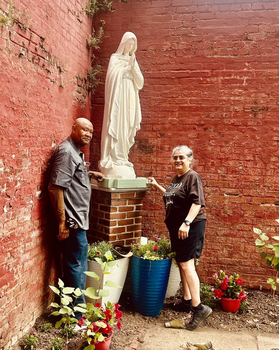 Anne Seymour (@justicesister) on Twitter photo <a href="/StAugustineRCDC/">St Augustine RC DC</a> #GardenOfEden Ministry prepares for a beautiful May Procession 💜🌺✝️🌺💜 <a href="/StAugustineRCDC/">St Augustine RC DC</a> #GardenOfEden Ministry prepares for a beautiful May Procession 💜🌺✝️🌺💜