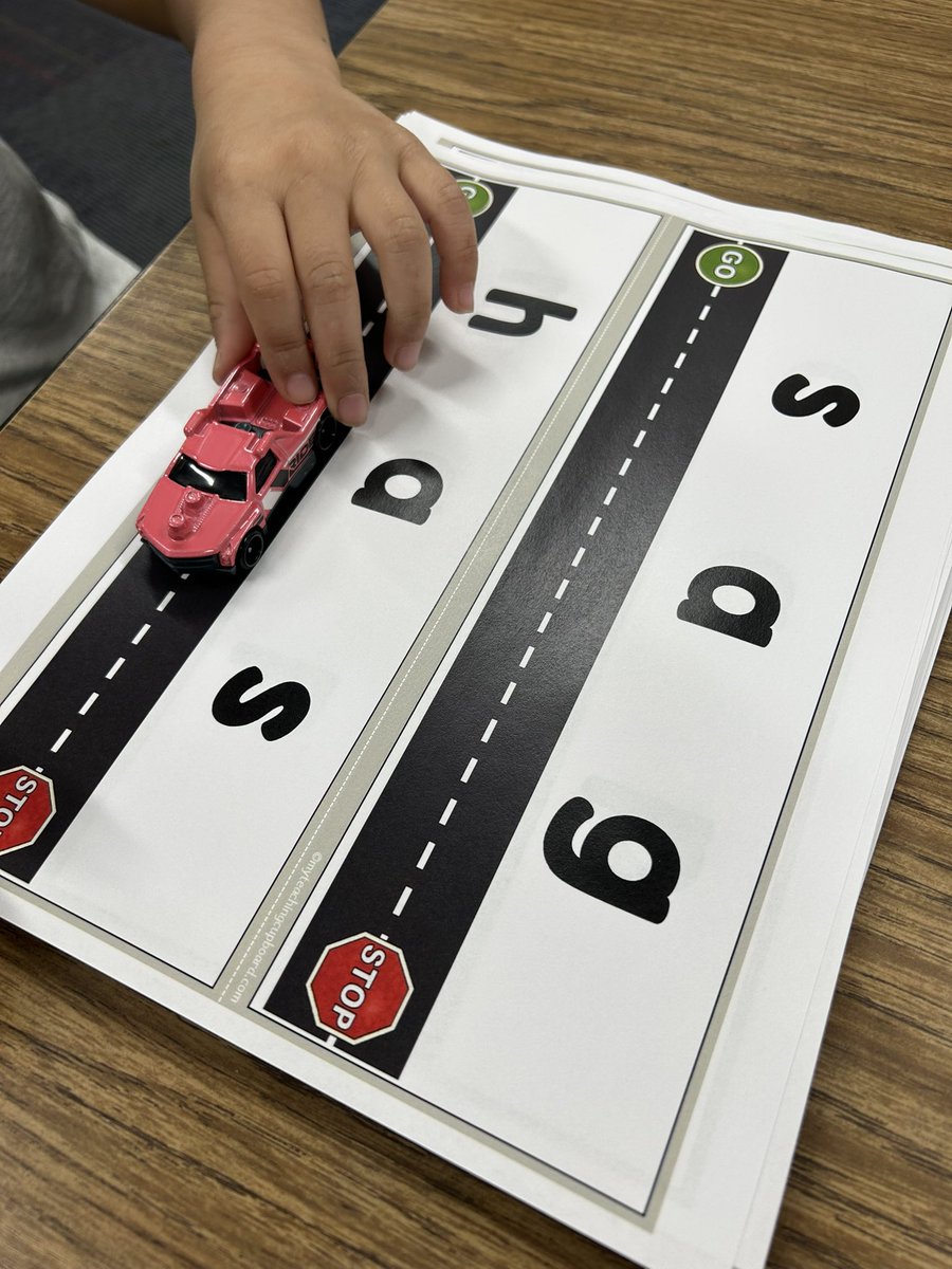 DiggerKPs139's tweet image. This kindergarten student didn’t even know all of his alphabet three months ago. This week he was blending CVC words. I am so proud of him! #WeLoveReading #ProgressOverPerfection