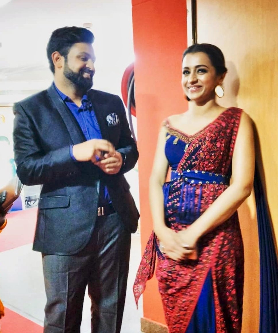 GqD1SgobAAA5MCX?format=jpg&name=medium