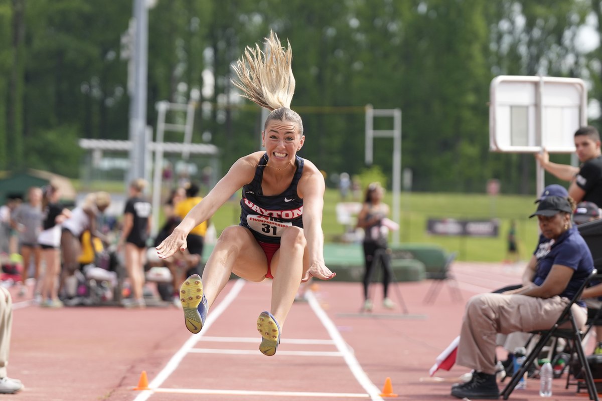 Charlotte Deines Have A Day!!!
Freshman  puts up the third best long jump in school history and qualified for  the 200m Final for Sunday with a personal best 24.35 👟 #UDTF // #GoFlyers ✈️