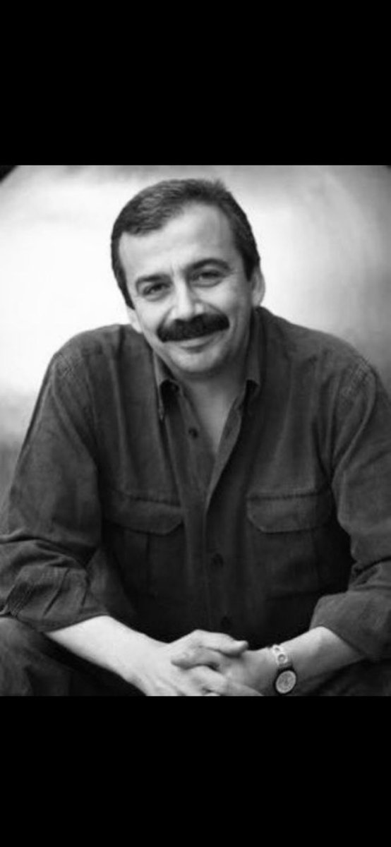 “Bir ömür daha lazım bize vefatımızdan sonra..
Çünkü bu ömrümüzü sadece umutlanarak (barışa hasretle) geçirdik...” #SırrıSüreyyaÖnder
