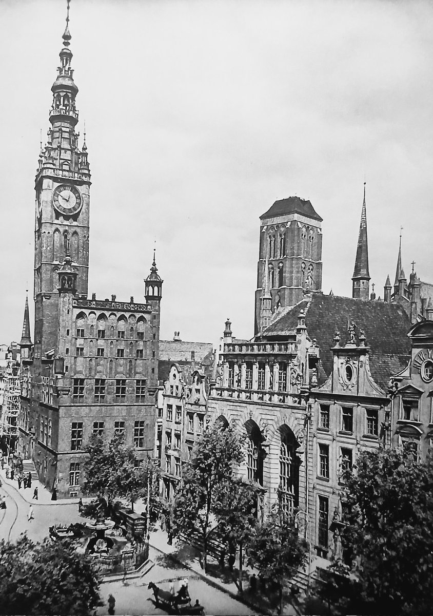 Danzig. Rathaus, Artushof, Marienkirche.