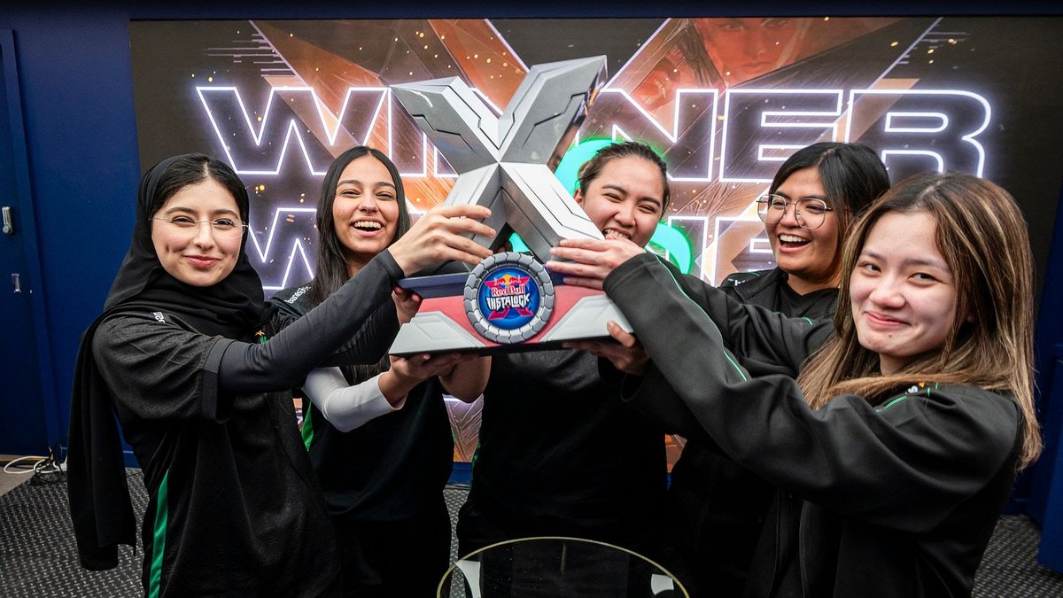 Team Falcons Vega dethrone G2 Gozen at Red Bull Instalock 2025

The women's Valorant event also marked the final professional match for one player

✍️ <a href="/aelina_exe/">Aelina🌸</a> reports from the #RedBullInstalock watch party at Fnatic's London HQ
📸 <a href="/markroe_photo/">Mark Roe</a>

Read: esports-news.co.uk/2025/05/03/tea…