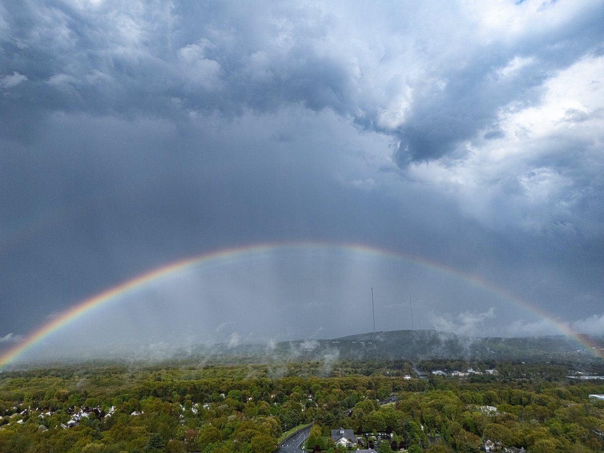 labry_de's tweet image. Craziest rainbow I’ve ever seen

📍Plainville, CT