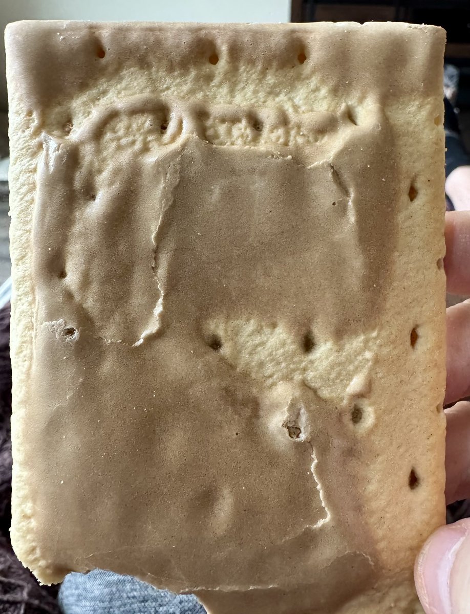 Ryanbrowning517's tweet photo. @PopTartsUS been seeing sayyy many coming out of the package looking like this lately. No QC? https://t.co/CN94CTnnvZ