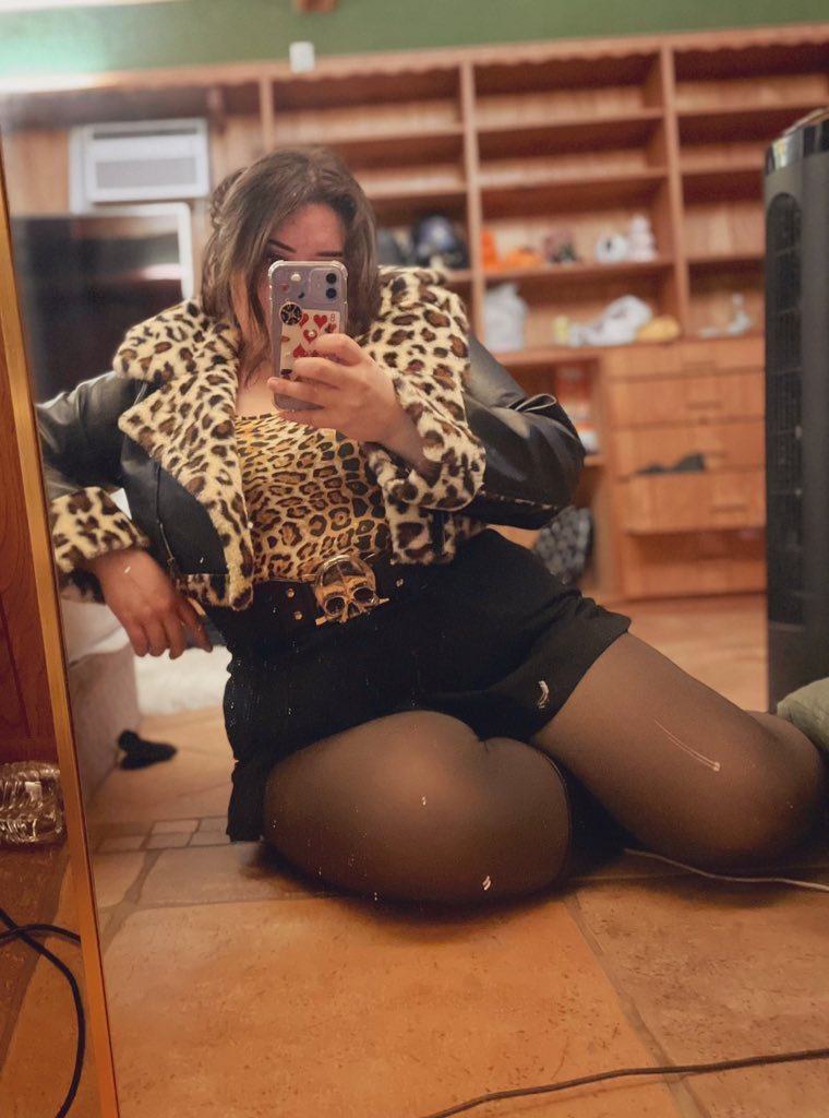 battyxbri's tweet image. Fit check 🖤