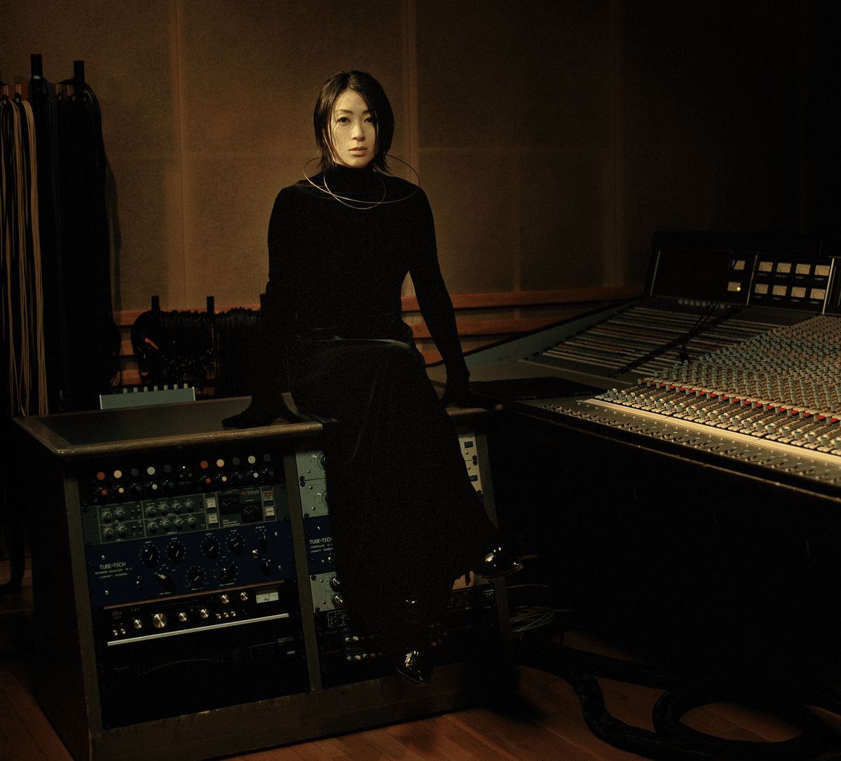 Hikaru Utada is no stranger to controversy. The singer is once again using their fame to make a statement, this time coming out in support of repealing a law that prevents married Japanese women from keeping their maiden names.

buff.ly/WfLwgRJ