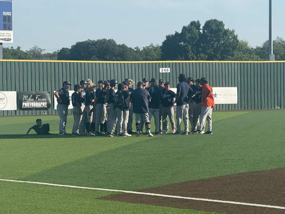 Brandon Krauskopf (@coach_kraus) on Twitter photo Battled to the very end. Couldn’t be more proud of the players and coaches of the <a href="/GlennHSBaseball/">GHS Grizzly Baseball</a> program. You have made <a href="/TomGlennHS/">Tom Glenn High School</a> proud by being the example of what Grit really is. Proud to be a Grizzly! Battled to the very end. Couldn’t be more proud of the players and coaches of the <a href="/GlennHSBaseball/">GHS Grizzly Baseball</a> program. You have made <a href="/TomGlennHS/">Tom Glenn High School</a> proud by being the example of what Grit really is. Proud to be a Grizzly!