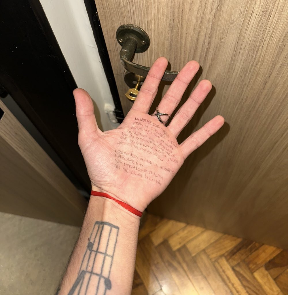 Si me escribo la letra como machete automáticamente me la aprendo.
Lo aprendí en el colegio