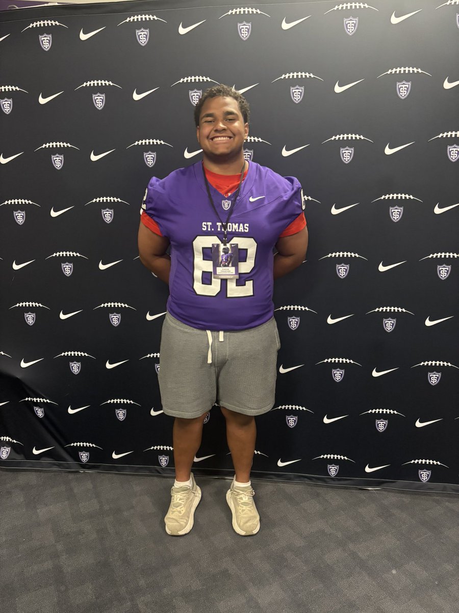 CarterC7366's tweet image. Thanks @kuchinski8, @Coach_Caruso, and @UST_Football for the jr day invite. Glad I got to learn about the great culture you guys have a St. Thomas.