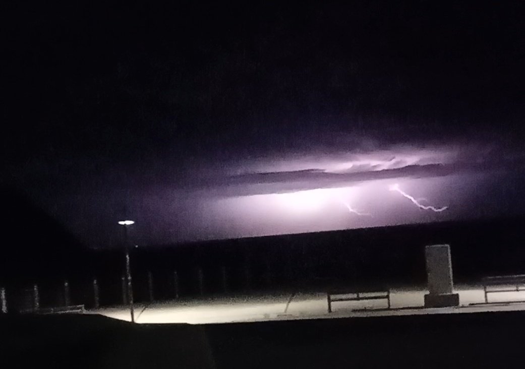 GeoDonostia's tweet photo. La tormenta eléctrica desde el Paseo nuevo ⚡🌩️ https://t.co/urhwJFIBGa