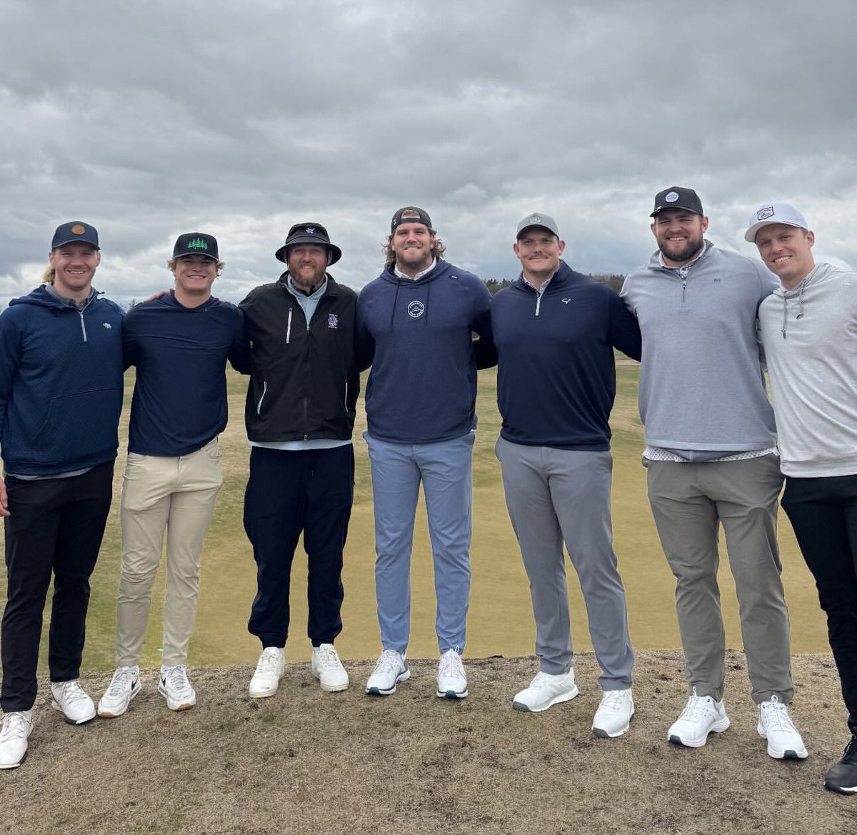 vikingzfanpage's tweet photo. Team bonding. 

📸: Brian O’Neill via IG https://t.co/eLL8yVRpXi