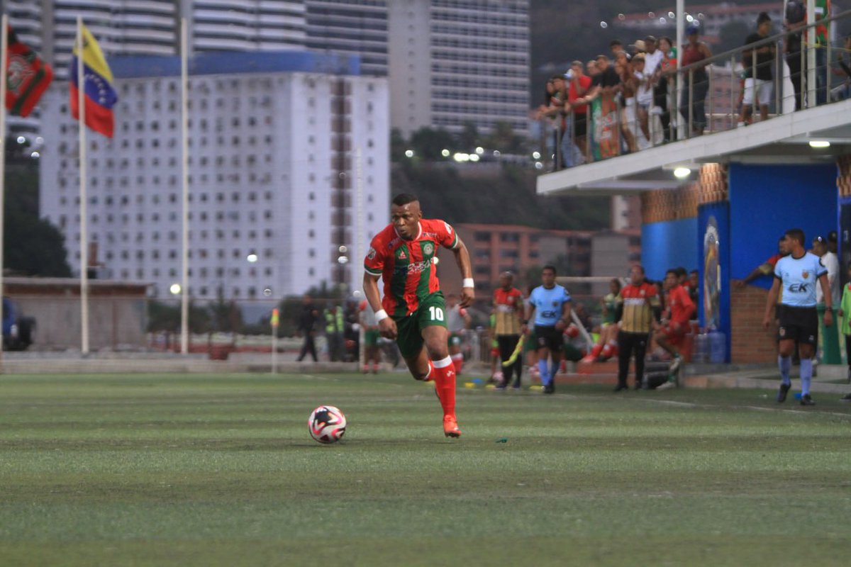 Marítimo LG 3 Angostura FC 1
Goles: Armando Rivas (M 8')
Emmanuel Moreno (M 34')
Joaquín Zappacosta (A 45+1)
Jhoao Rivelino Hinestroza (M 74')
Primer tiempo: 2-1
🏟️ Camurí Chico de Caraballeda⚽
Jornada 6
Grupo Centroriental 

#PasiónRojiverde 
#Futve2 
#LaGuaira