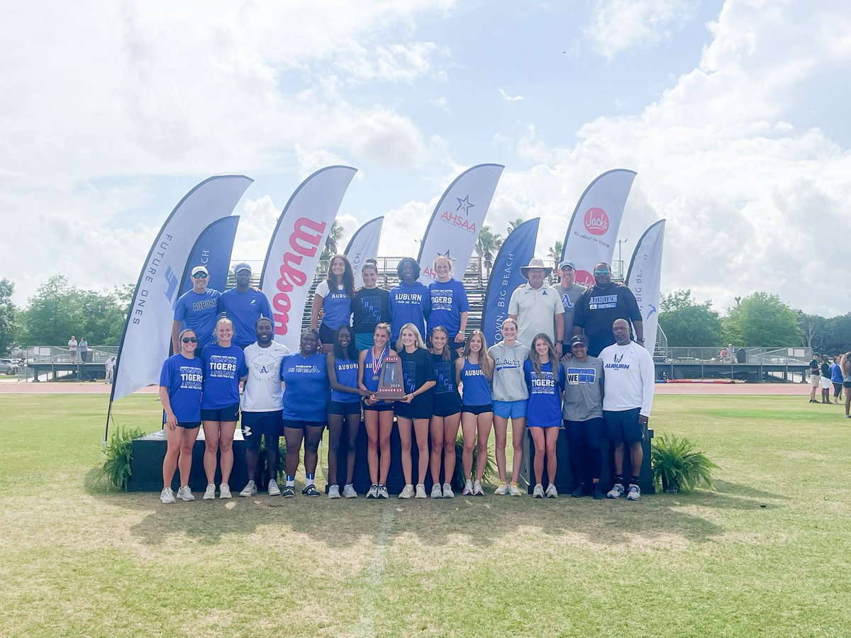 2025 State Update:

THE 2025 GIRLS 7A STATE RUNNER UP:

Congratulations on a great season for girls and boys. A lot of PR’s and school records for the 25 season. 

Girls finishes 2nd and Boys finishes in top 10 in State. 

Poster by Graham M

#ClawsUp🐾
#thankyouseniors