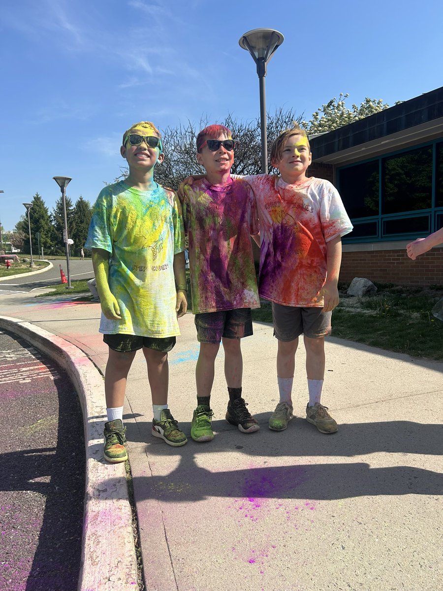 The Valhalla PTA Color Run was full of energy, color and it was so much fun! Huge thanks to all the volunteers who made it possible!
