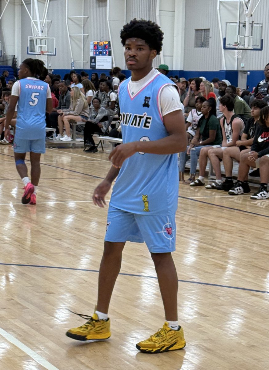 The Private Snipaz 17U led by SC state champions out of ACA 2025 PF Jamie Brooks, 2025 G Jaylen Bellamy, 2025 G Justin Bellamy. 

ALL MAKE WINNING PLAYS!!! 

Jamie Brooks is one of SC’s top available prospects in 2025. High motor PF, versatile defender, productive!