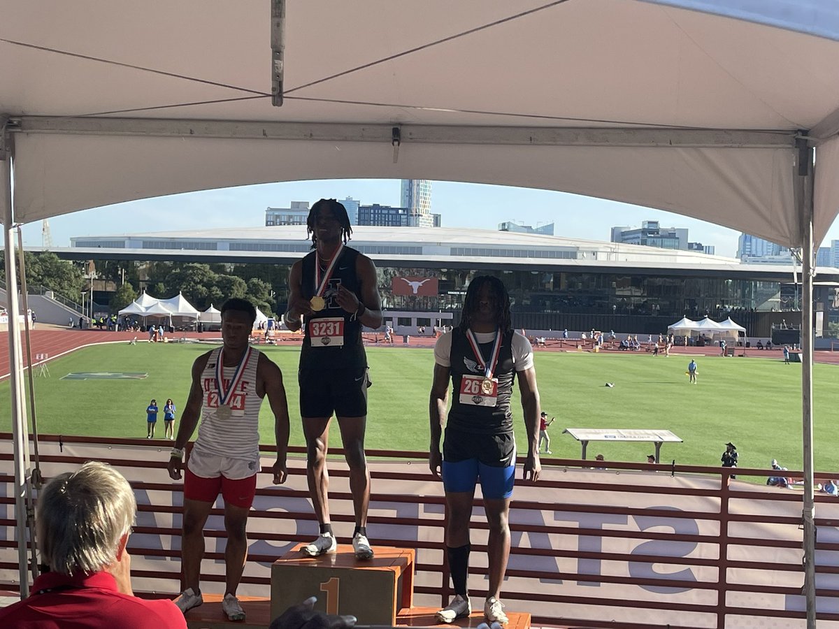 Big-time performance from <a href="/Speedyrich_4/">Richard Lee Jr</a>      today — 3rd place in the 100m at the State Meet with a blazing 10.16!

#Gatorpride