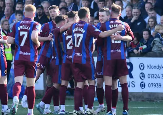 Stenhousemuir make the playoffs!! 

They were a point behind heading into today, but their win vs Dumbarton and Alloa’s defeat means a 4th place finish

Some achievement from the Warriors after their historic promotion last year ⚔️