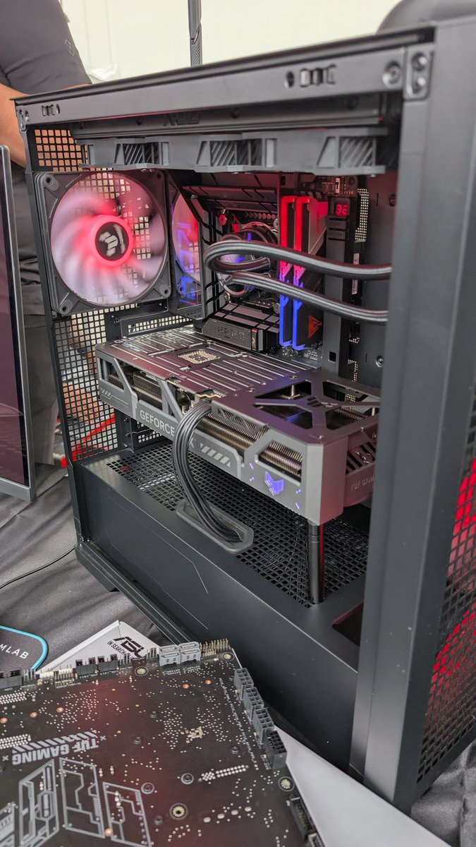 PacMappy's tweet image. #ROGEliterewards
Awesome setup!!