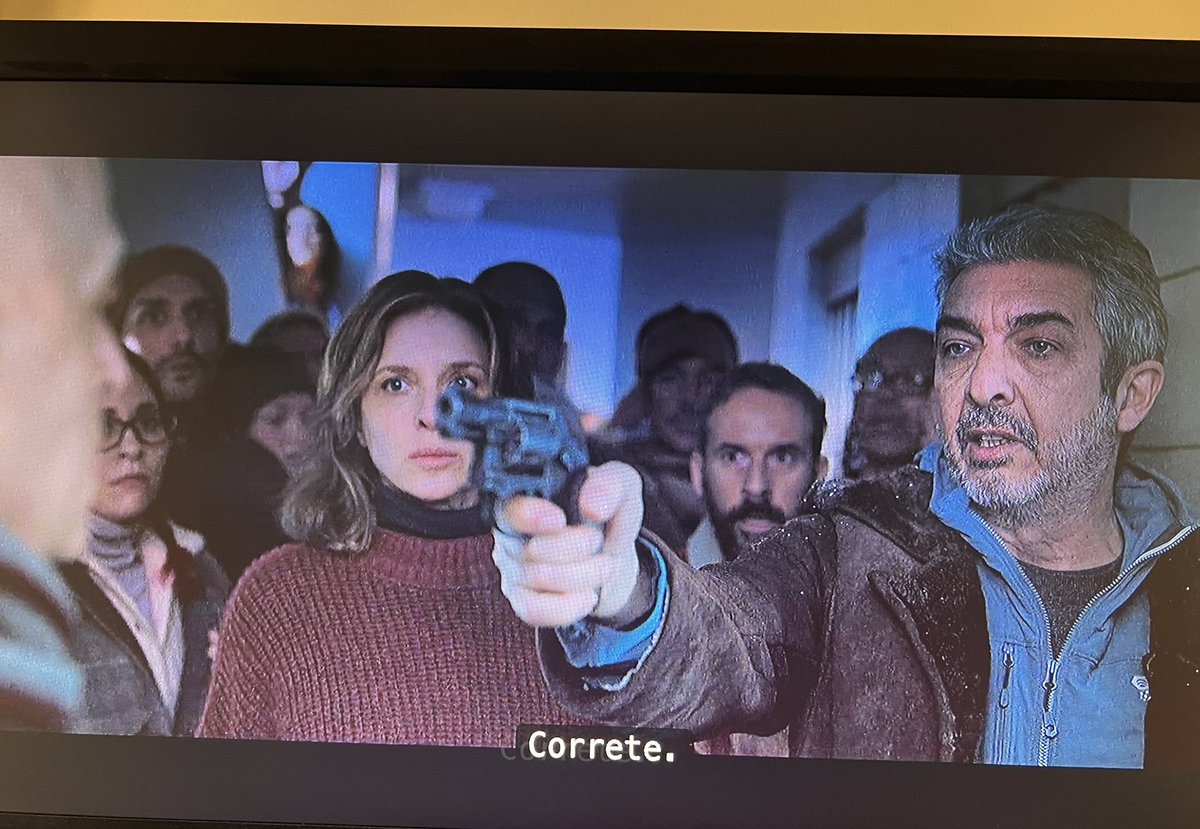 ajiputapario100's tweet photo. @LaInca_ Sí claro, 3 Doritos después… se caga a tiros con los vecinos 😂😂😂 https://t.co/2s2y2y47yy