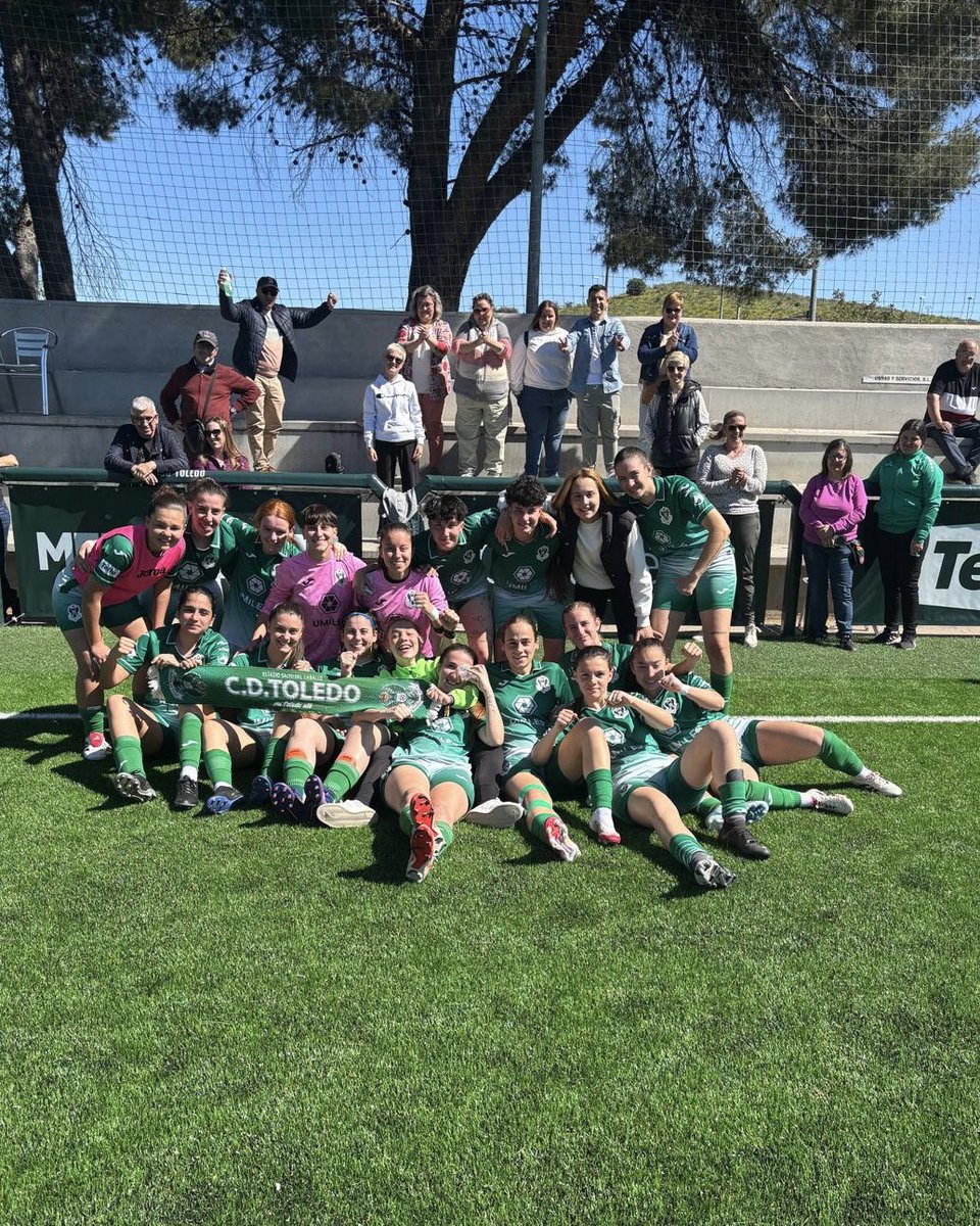 🏆 CAMPEONAS DE LIGA 🏆

El Femenino asciende de categoría tras la derrota del Fundación Albacete.

👏 ¡Enhorabuena, chicas! 🟢⚪️

#SiempreCDToledo 💚⚪️