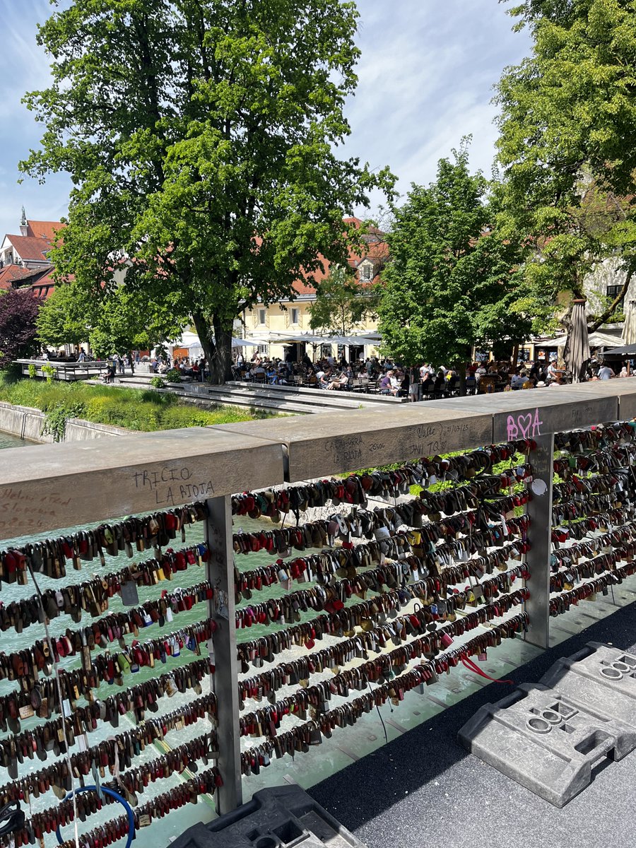 ireneshyun's tweet image. i’m currently in Ljubljana and we found Red Velvet’s locket from the level up project 🥹