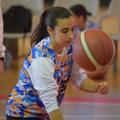 🔊 Reportatge <a href="/mataroradio/">mataró ràdio</a> per a #Enjoc ràdio | Ari Magriñà (<a href="/ariadnamagri11/">Ariadna Magriñá</a>), jugadora <a href="/cbboetmaresme/">CB Boet Maresme Mataró</a> i dietista <a href="/UEVilassardeMar/">U.E. Vilassar de Mar</a>: "Em considero una jugadora amb caràcter dins la pista. M’agrada dominar el joc com a base i sempre amb el cap amunt" 👉laxarxa.cat/programa/en-jo…