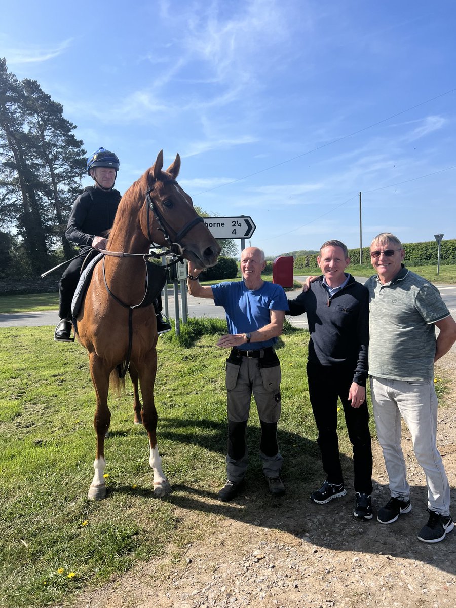 Busy at the crossroads at the Top of our gallops this week. Joe Fanning, hubby George, Paul Hanagan &amp; Colin Nutter enjoyed a catch up. What a collection of top notch horsemen.