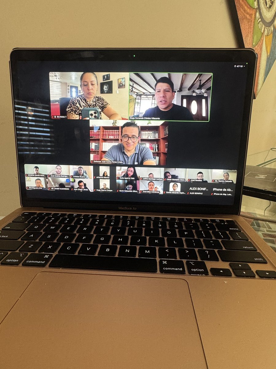 Una belleza jurídica la máster class de hoy en <a href="/pucesedeibarra/">PUCE-I</a>   .  <a href="/DiegoFChimboV/">Diego Chimbo</a>  <a href="/PEREA_abg/">𝓑𝓸𝓾𝓽𝓲𝓺𝓾𝓮 𝐏𝐄𝐑𝐄𝐀 | 𝐀𝐛𝐨𝐠𝐚𝐝𝐨𝐬</a>   . El interrogatorio y el contra interrogatorio ⚖️🫶.